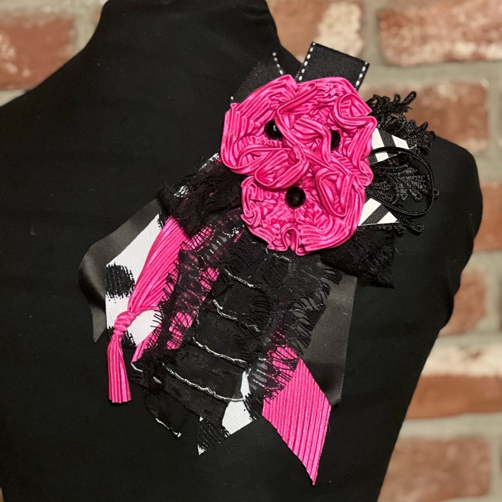 • Flower Pin •